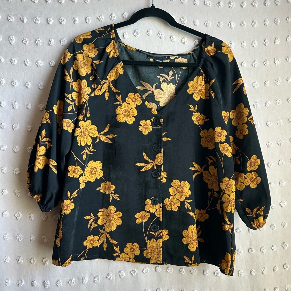 Sanctuary Floral Button Front 3/4 Balloon Sleeve Floral Top Sz M Black Yellow - Picture 1 of 5
